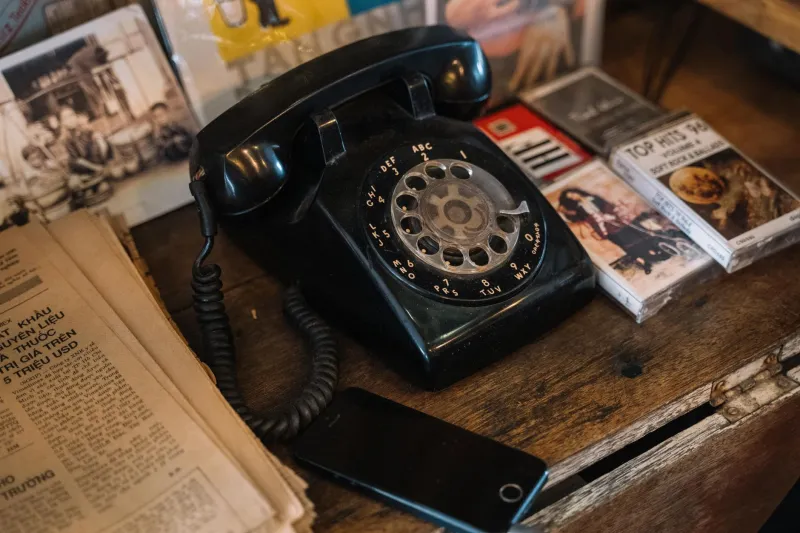 Stranger on the Line: How a Ringing Phone at Dinnertime Quietly Shaped American Politics in 1979